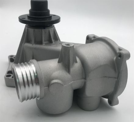 11510007042 Partes do motor BMW Bomba de água